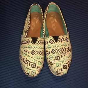 Patterned Toms!